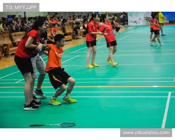 重庆羽毛球队快攻战术解析与深度剖析助力羽毛球竞技水平提升 重庆羽毛球队快攻战术解析与深度剖析助力羽毛球竞技水平提升