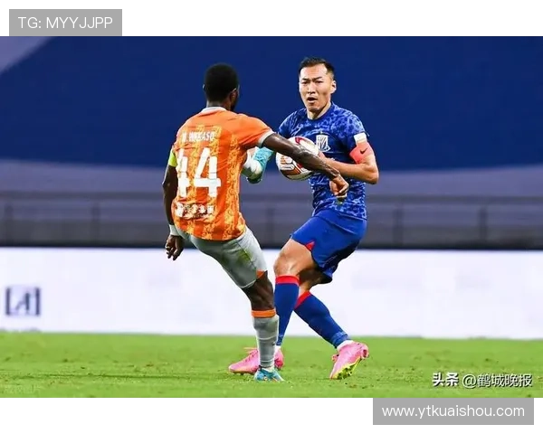 足球明星踢出的足球究竟有何特别之处让球迷们如此热爱和追捧 足球明星踢出的足球究竟有何特别之处让球迷们如此热爱和追捧